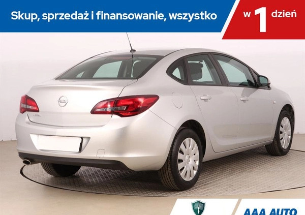 Opel Astra cena 45000 przebieg: 62427, rok produkcji 2019 z Blachownia małe 232